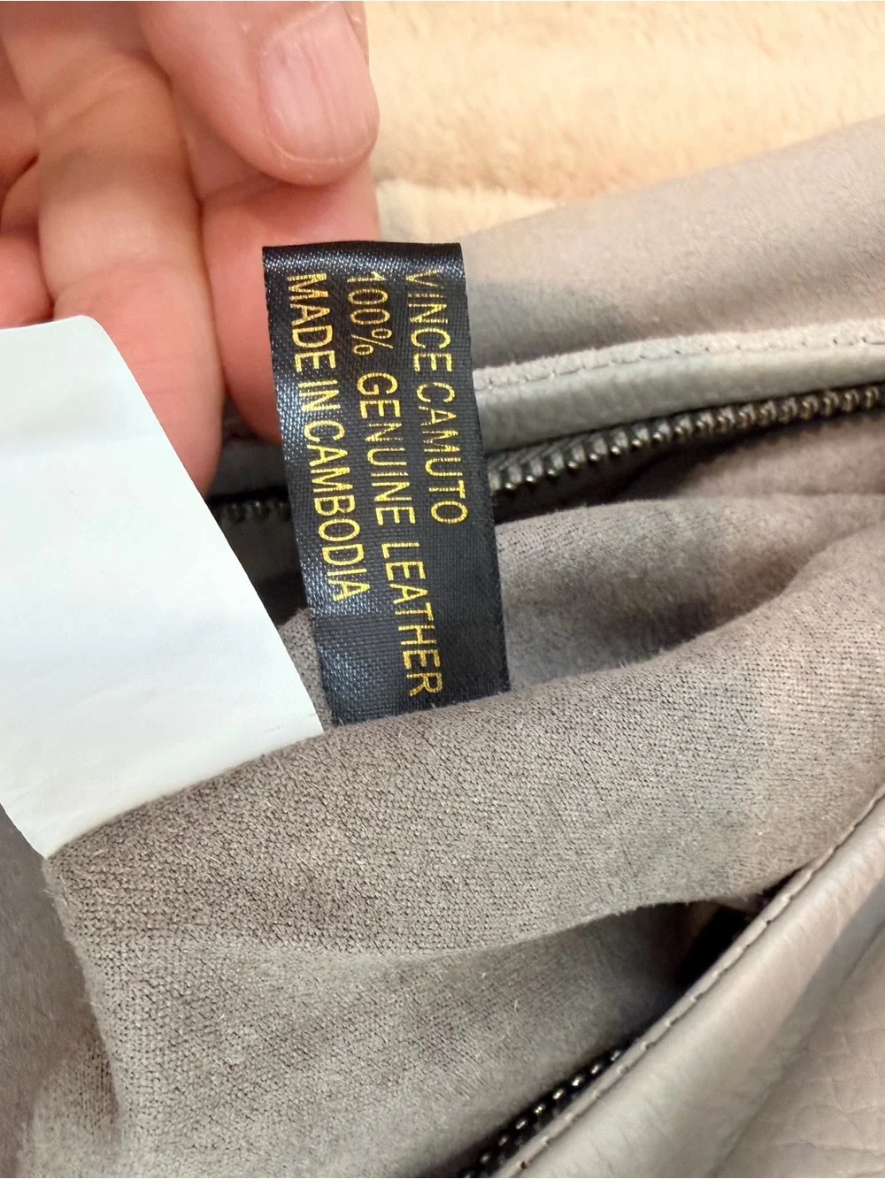 Vince Camuto Light Gray Pebbled Leather Hobo Boho Chic Bag OS